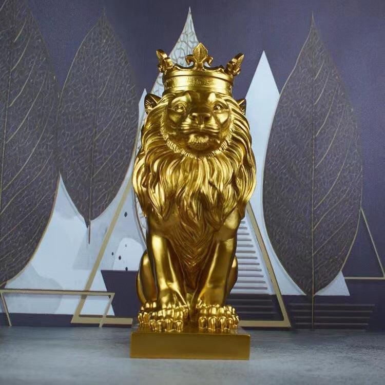 Luxury Mom Kastle Crown lion ornament Luxury Mom Kastle