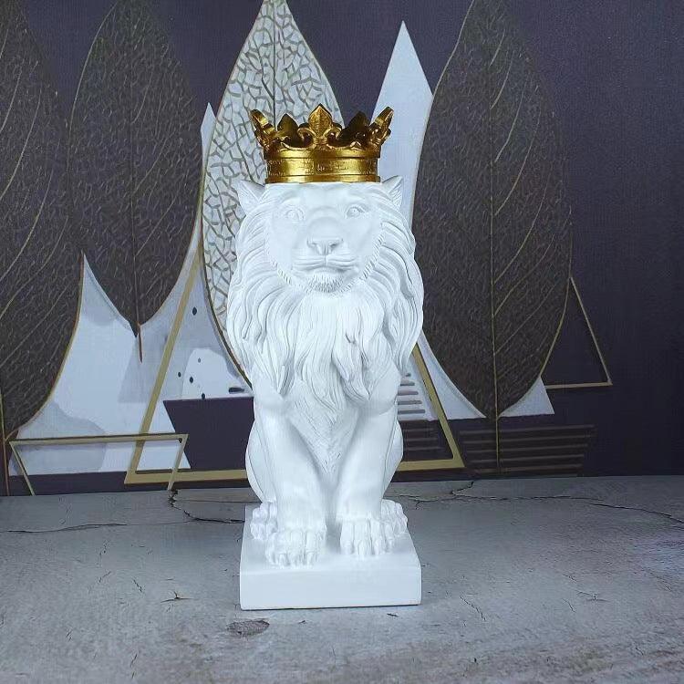 Luxury Mom Kastle Crown lion ornament Luxury Mom Kastle