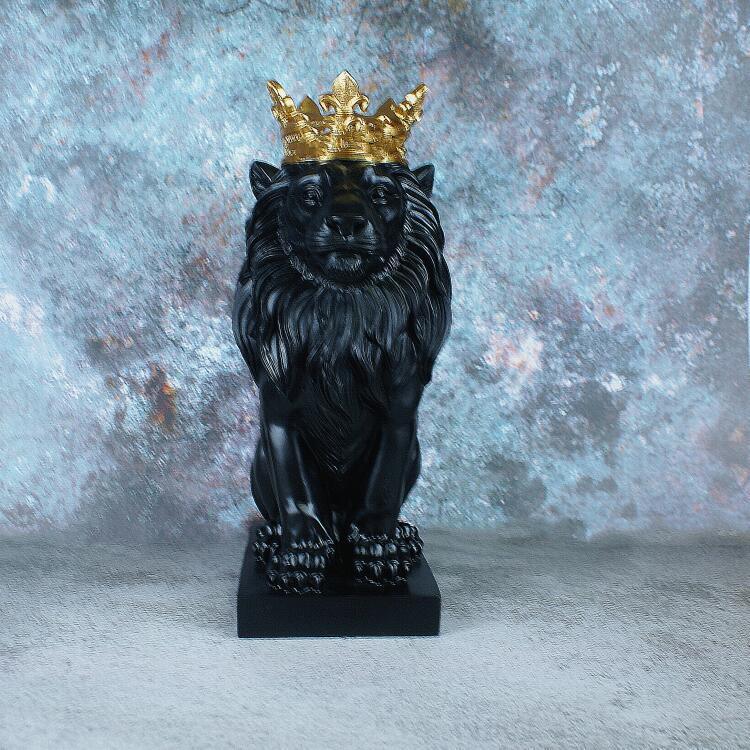 Luxury Mom Kastle Crown lion ornament Luxury Mom Kastle