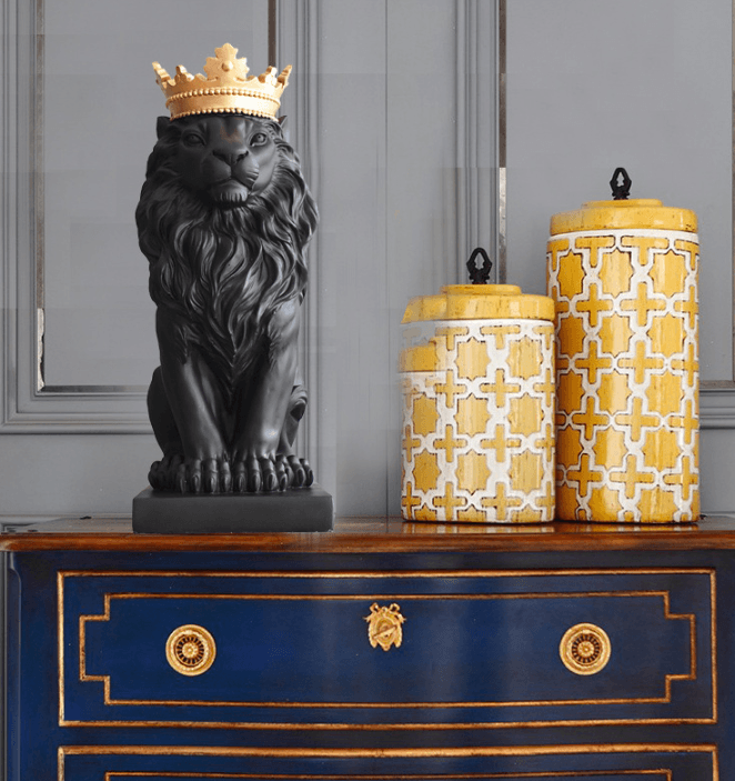 Luxury Mom Kastle Crown lion ornament Luxury Mom Kastle