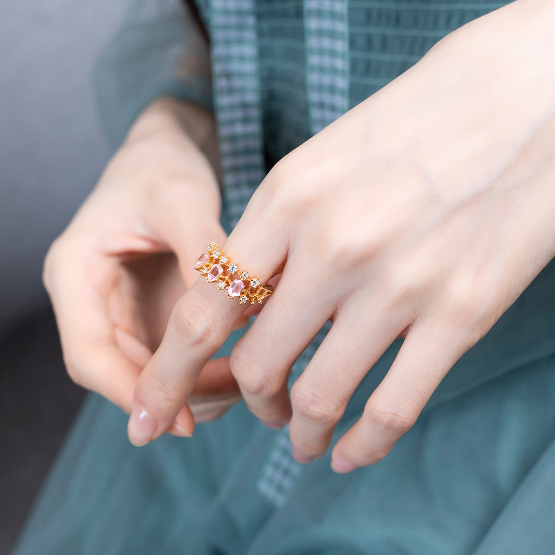 Luxury Mom Kastle  Light luxury color treasure ring Luxury Mom Kastle  